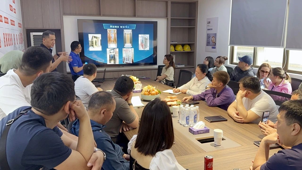 吉尔吉斯斯坦政府商务考察团参访asiagame电梯