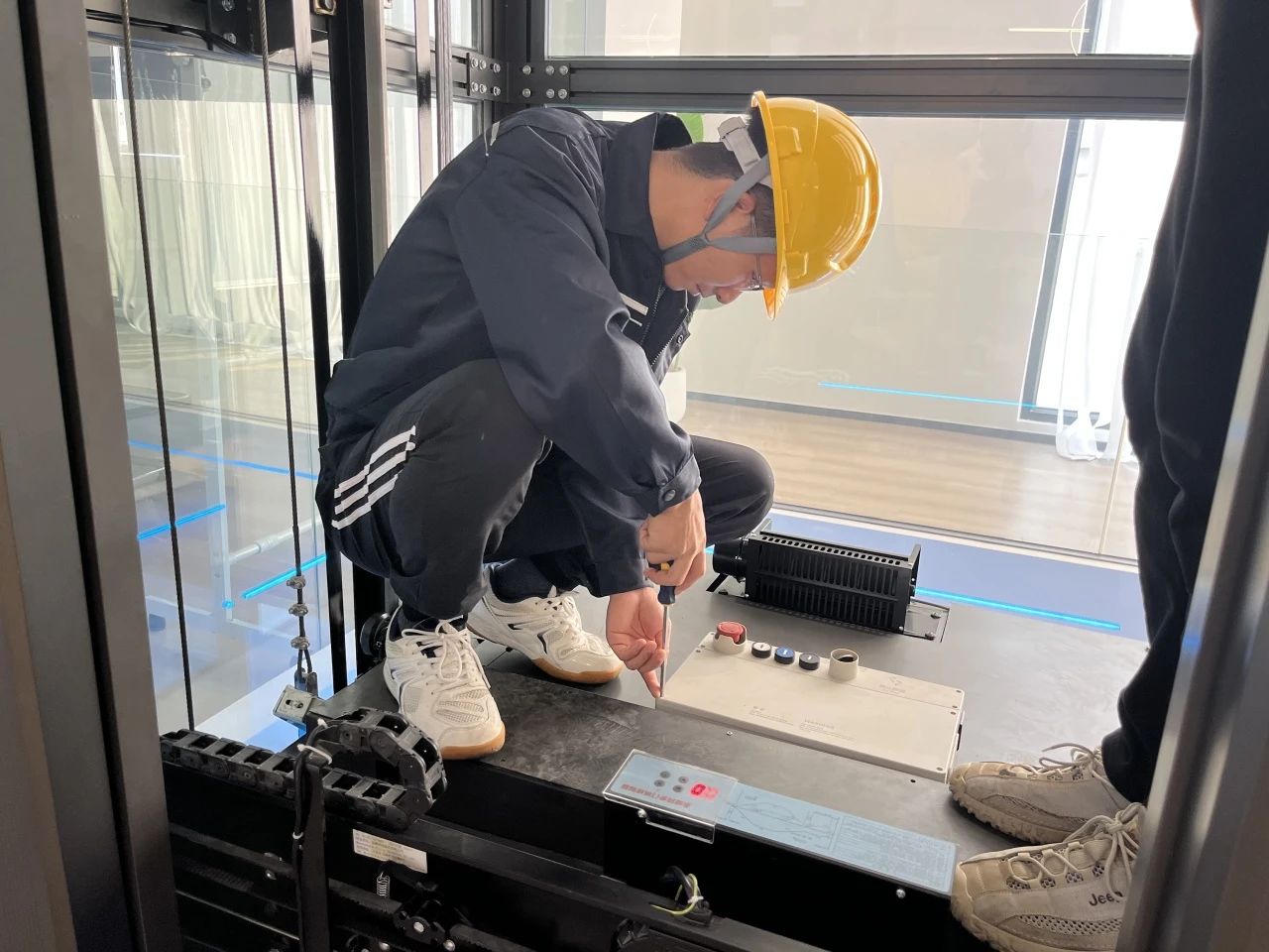 asiagame维保职员的例行检查