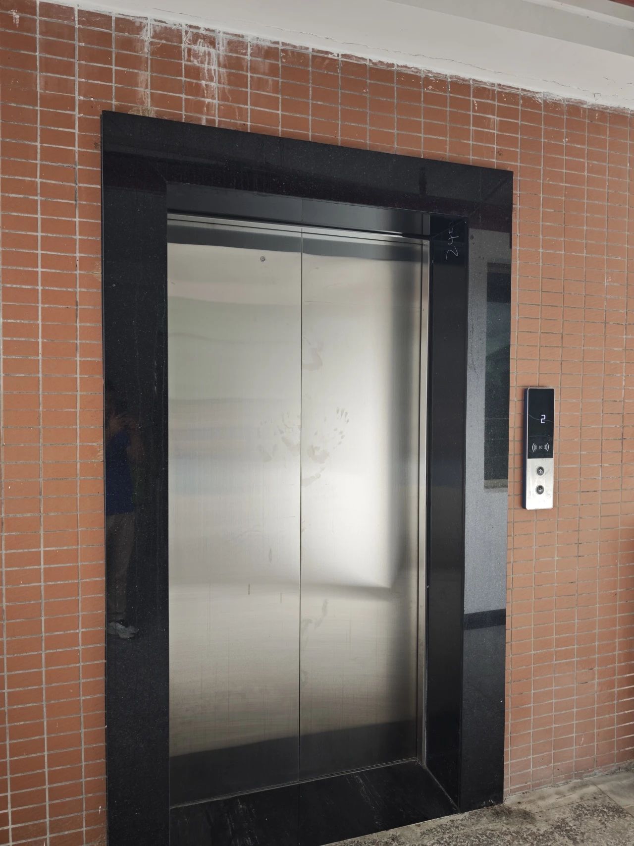 asiagame室外加装电梯案例